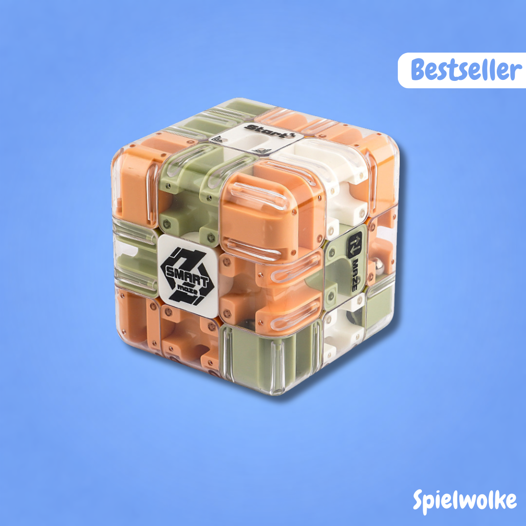 3D-Würfel-Labyrinth im Spiel – Kind beim Lernen und Entdecken