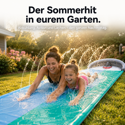 Mutter und Tochter rutschen lachend auf der Hai-Wasserrutsche im Abendlicht